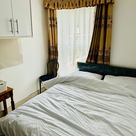 The Great Falcon Accommodation ลอนดอน ภายนอก รูปภาพ