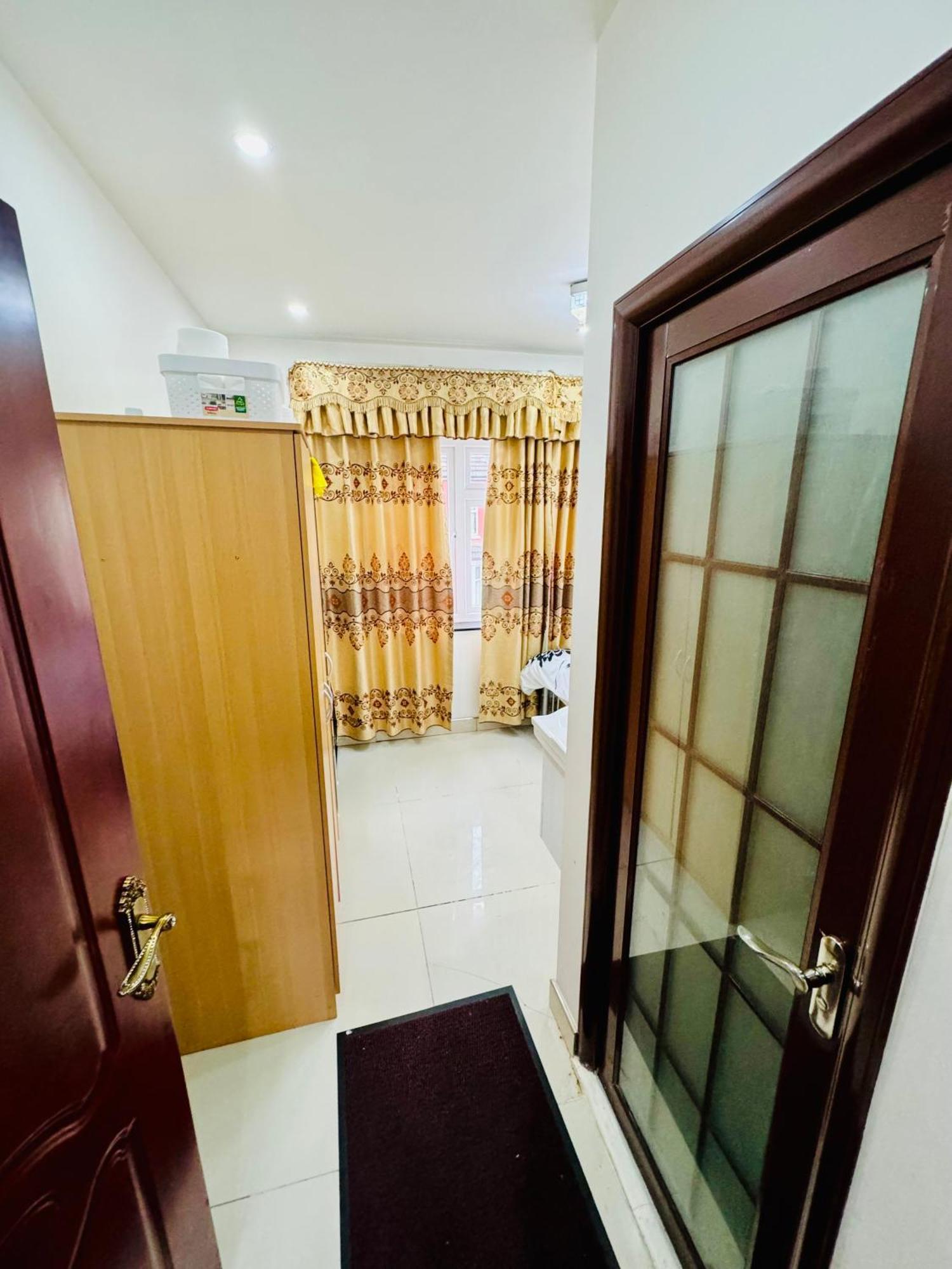The Great Falcon Accommodation ลอนดอน ภายนอก รูปภาพ
