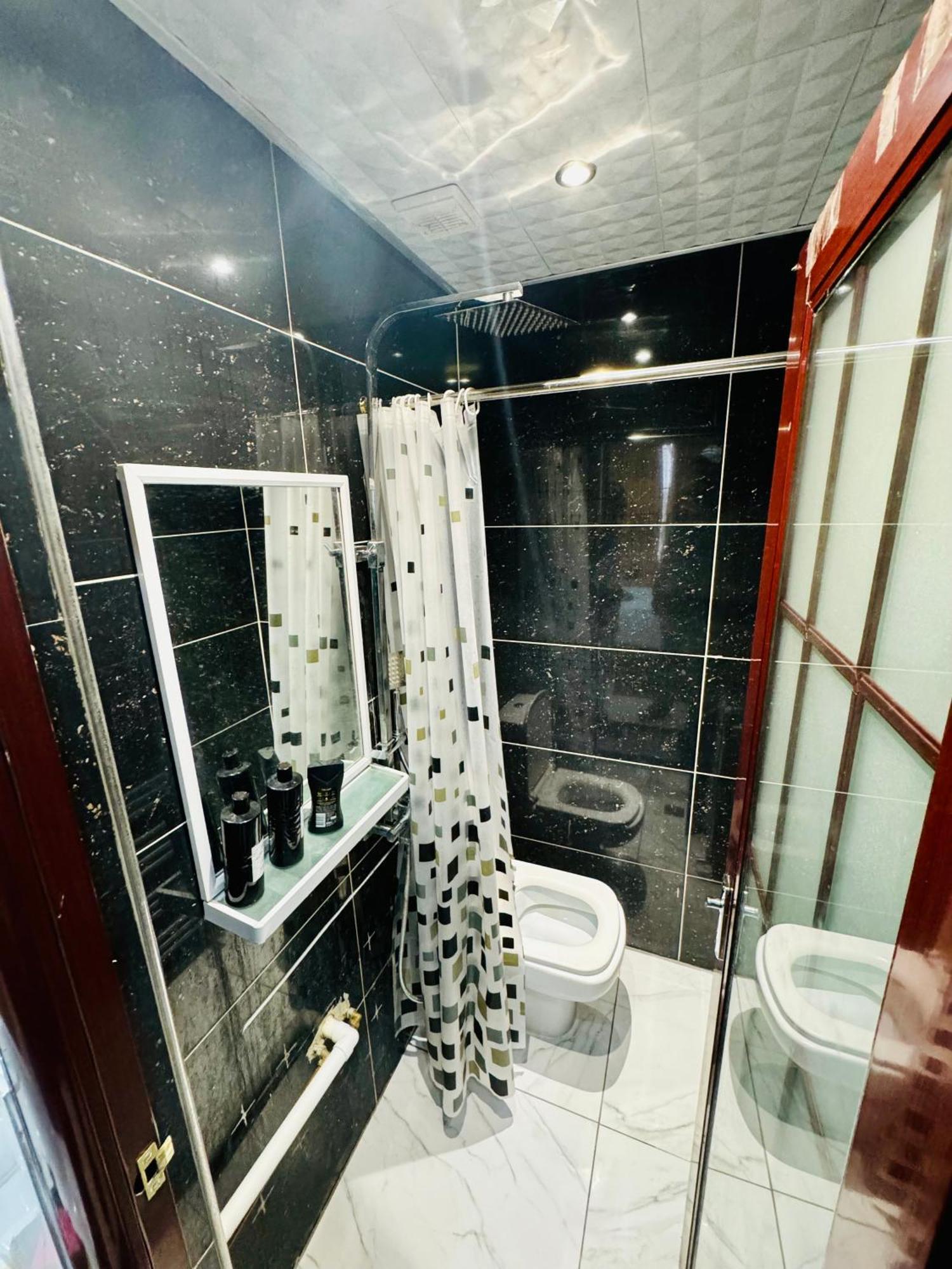 The Great Falcon Accommodation ลอนดอน ภายนอก รูปภาพ